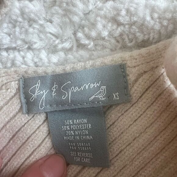 Sky and Sparrow Women's Cream and Tan Vest XS - Picture 3 of 3